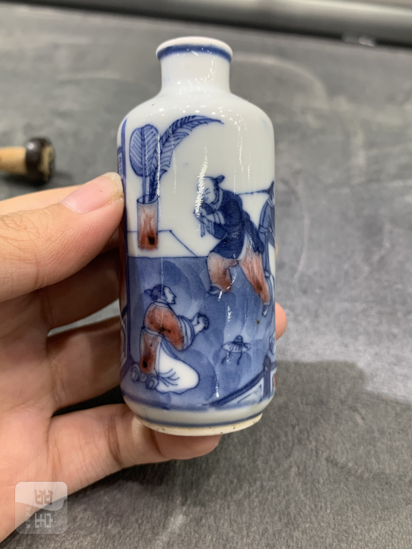 清中期青花釉里红杀妻求将图鼻烟壶 - 图8
